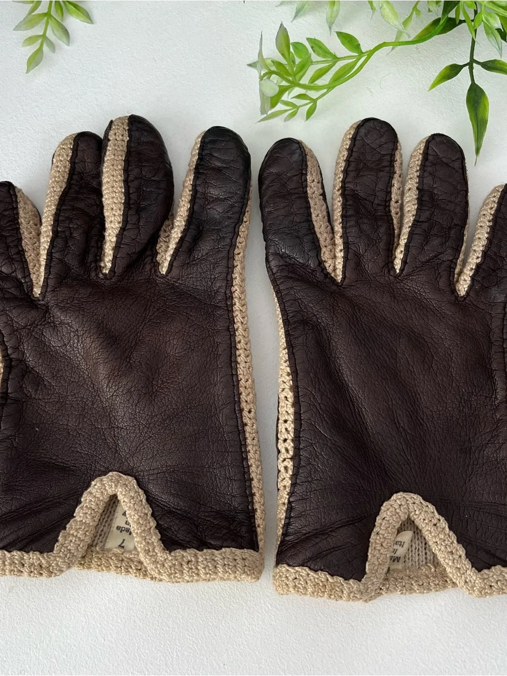 Vintage Women’s dark Brown Italian Leather beige Crochet Driving Gloves Soft 7